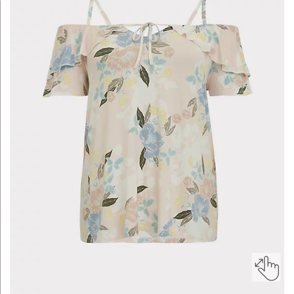 SUPER SOFT LIGHT PINK FLORAL COLD SHOULDER TOP. Size 1X. NWT